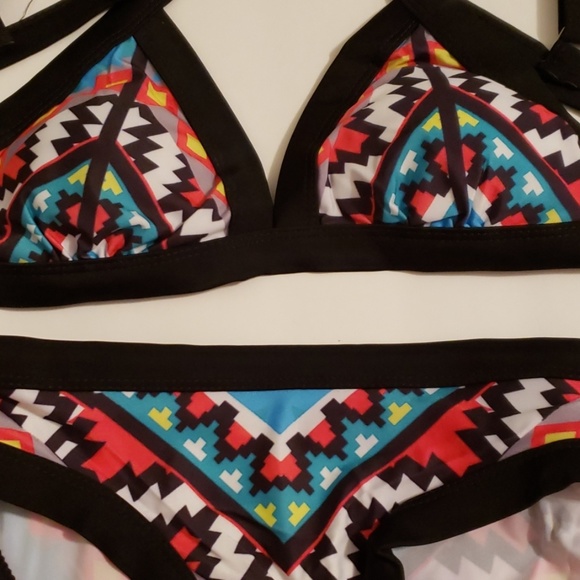 Bikini - Picture 2 of 2